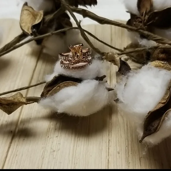 🔥🔥BACK IN STOCK🔥🔥Sparkling Morganite Women's Rose Gold Plated Winding Ring - Picture 16 of 16